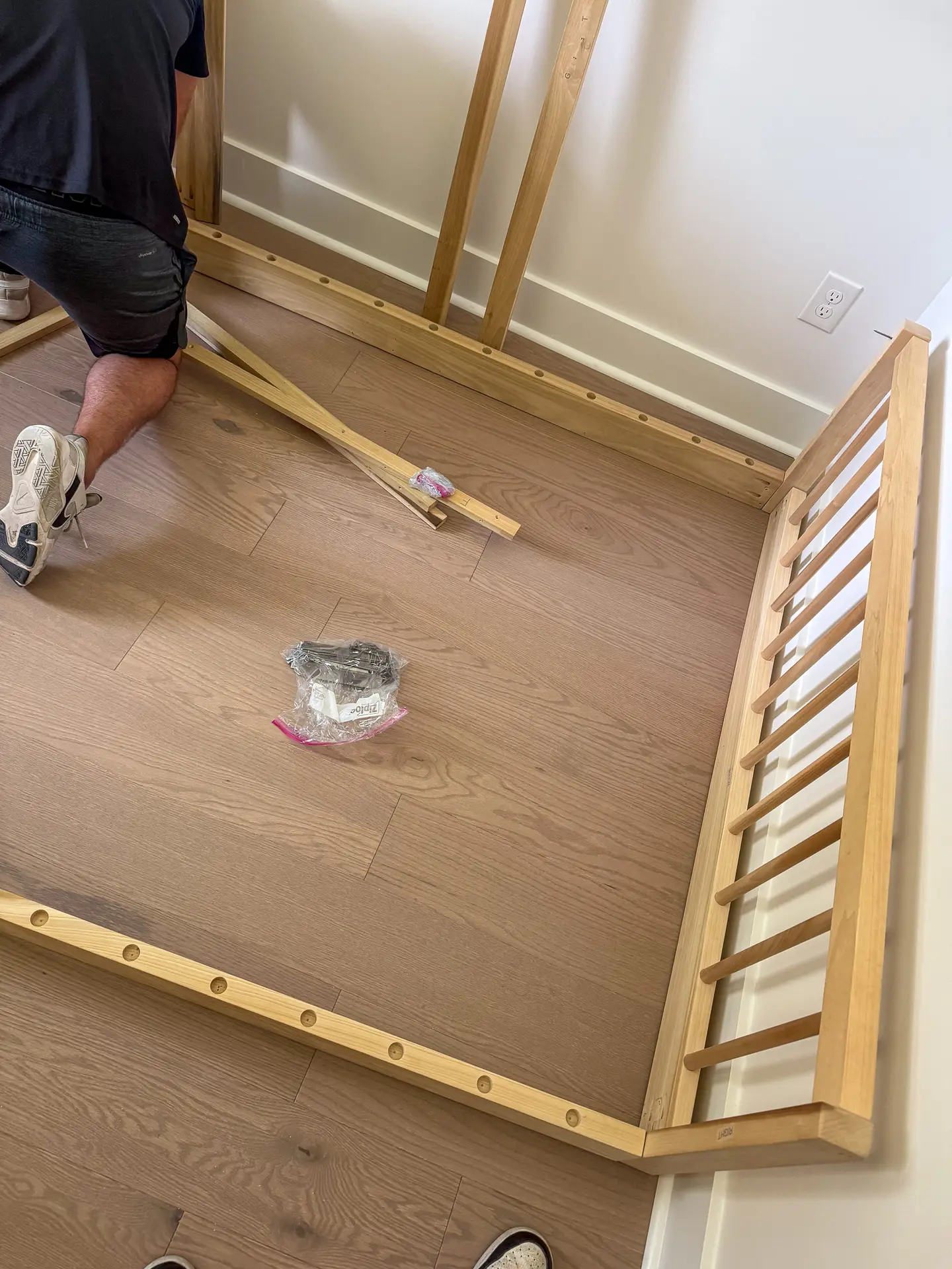 Decorative mirror prepared for moving